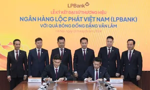 Đặng Văn Lâm làm đại sứ thương hiệu LPBank